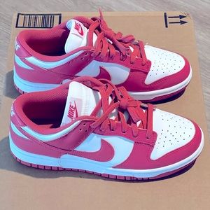 Nike Dunk Low 8.5W/7M